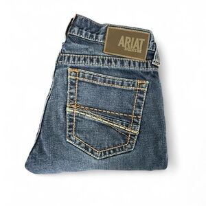 Ariat M7